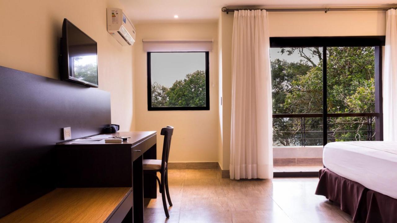Pirayu Hotel & Resort Puerto Iguazu Exterior photo