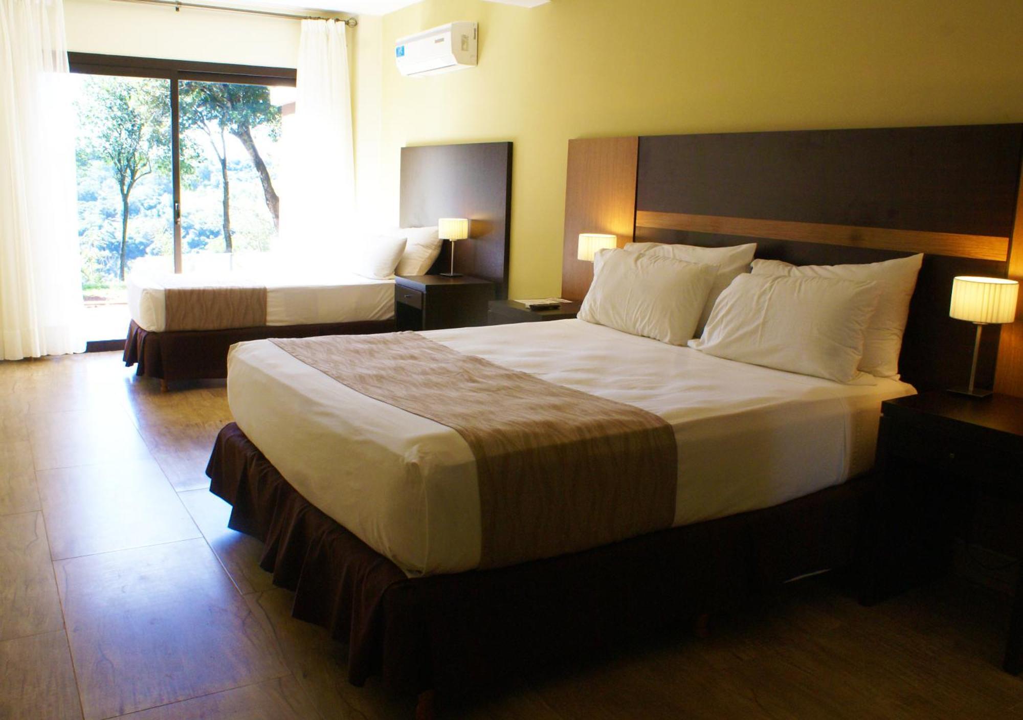Pirayu Hotel & Resort Puerto Iguazu Exterior photo